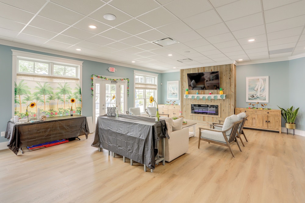 Furnished Screened Porch: Baypoint Resort Home!