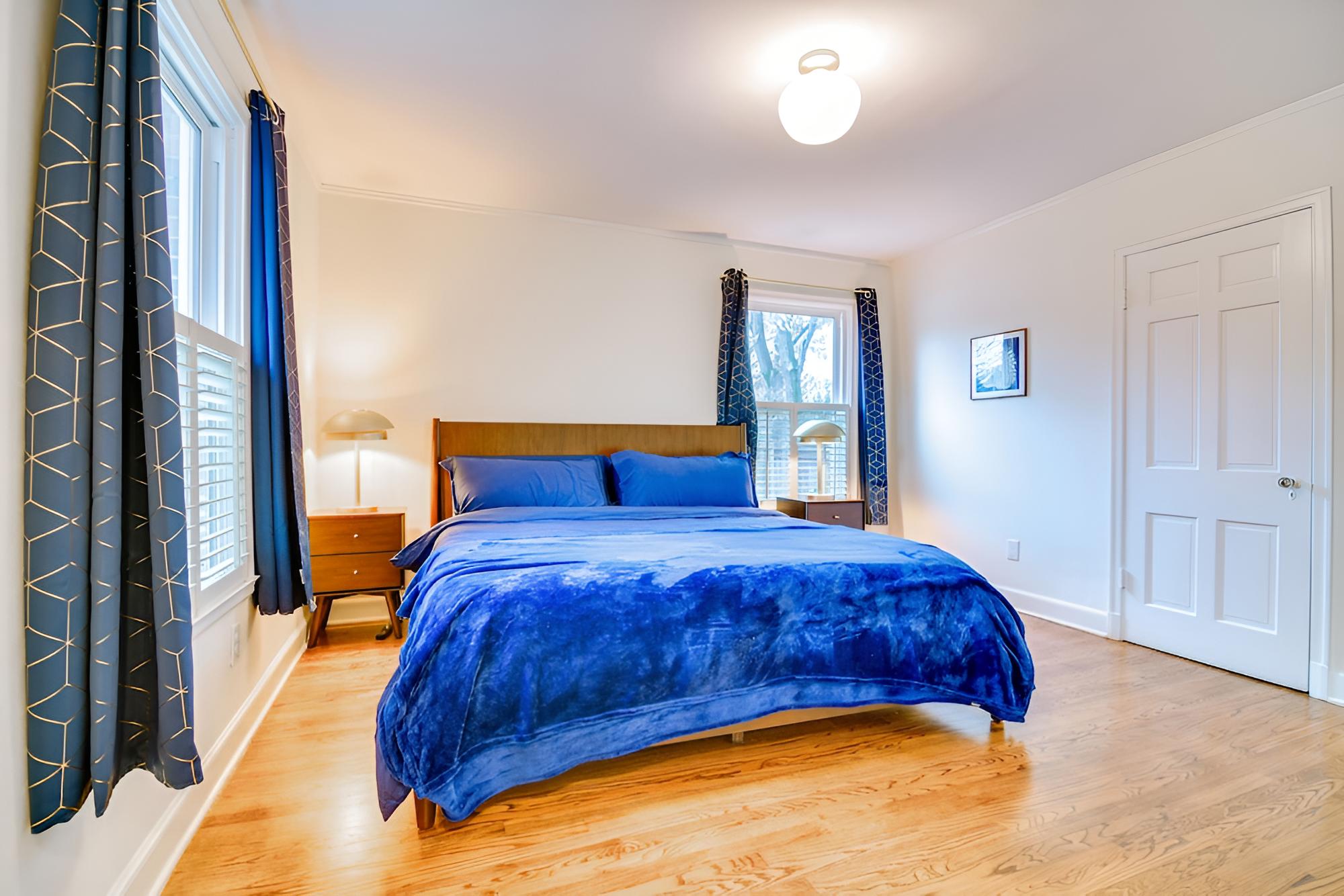 Central Memphis Home: MCM Decor, Walk to Midtown! view 2
