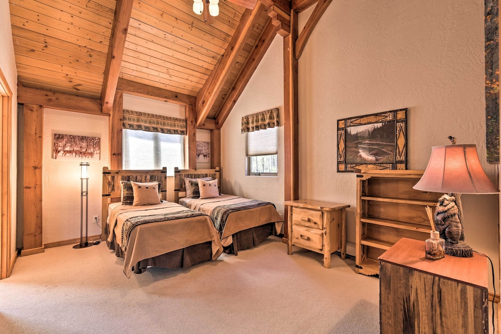 Grand Angel Fire Retreat w/ Hot Tub & Fire Pit! view 4