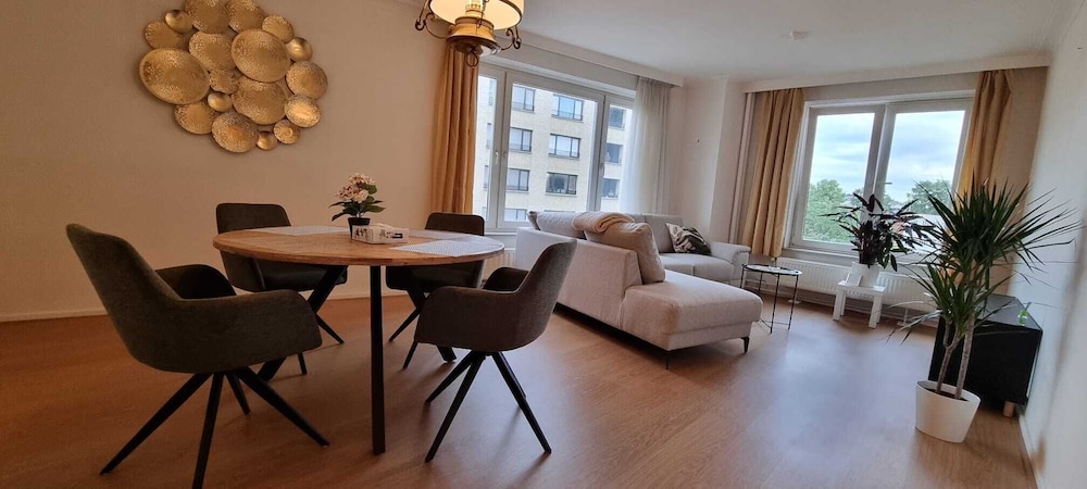 Superb Flat 3 Bedrooms Private Parking