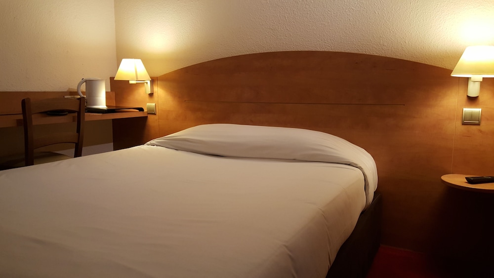 Chelles Vacations - Mondhotel Chelles - Property Image 2