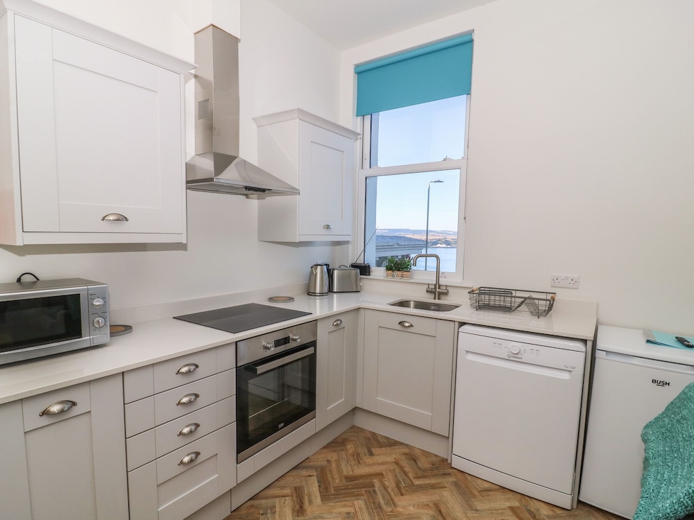 Apartment 6