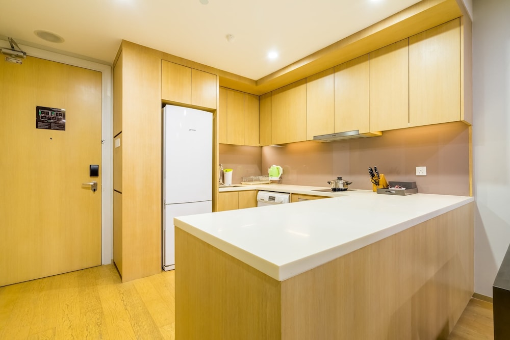188 Luxury Suites by Plush