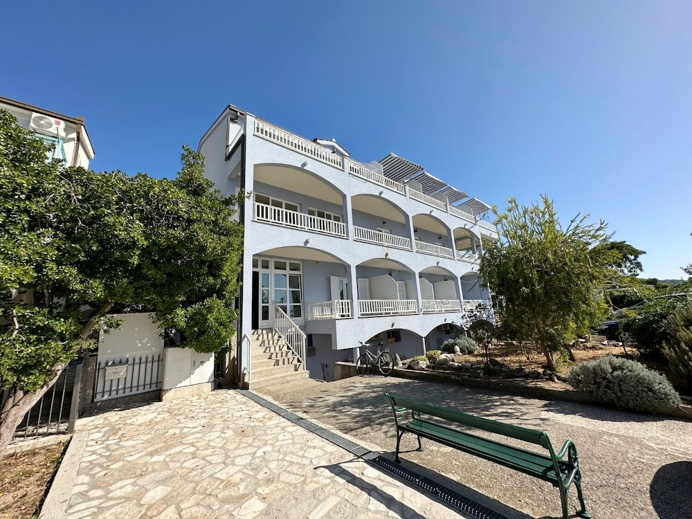 Tomo - 10 m From Beach - A1 view 3