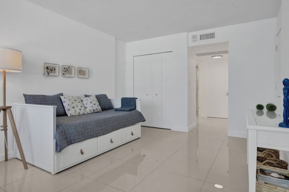 Boutique Luxury 2Br 2Ba Beach Intercostal View
