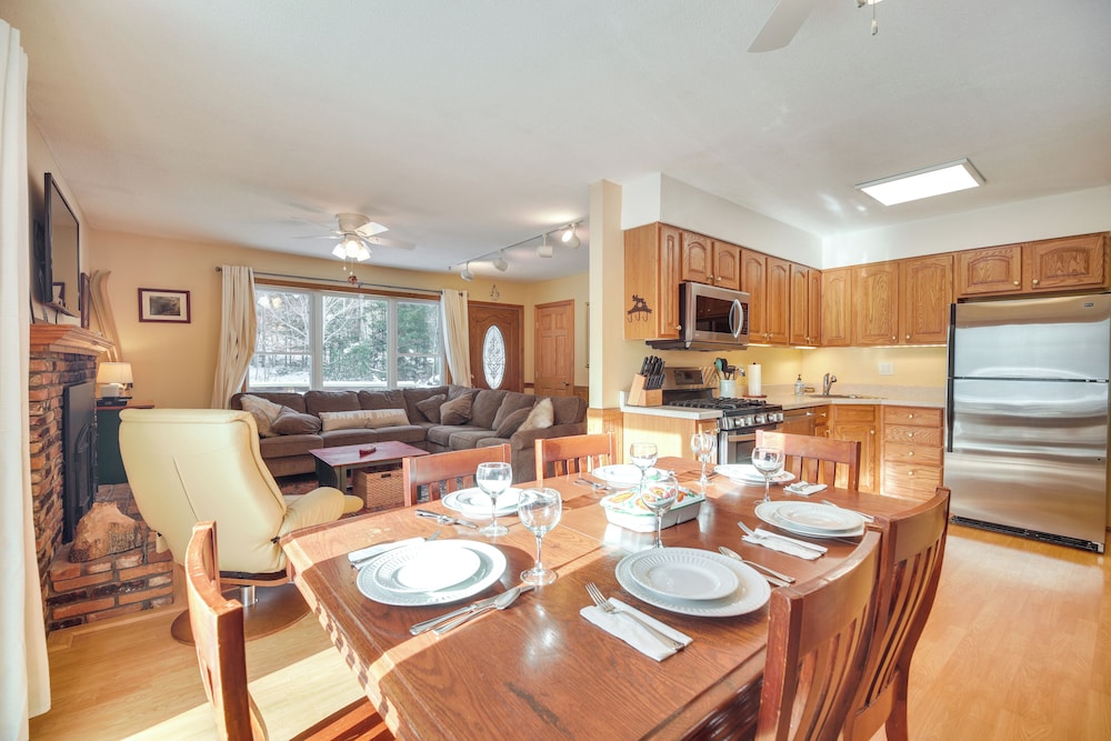 1 Mi to Sugarbush Resort: Dog-friendly Home!