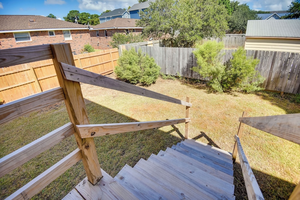Stay By the Beach! Norfolk Duplex Half-mi to Ocean