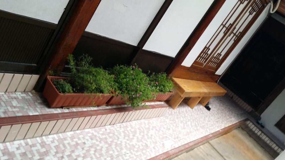 iCOS Guesthouse 1 for Female - Hostel