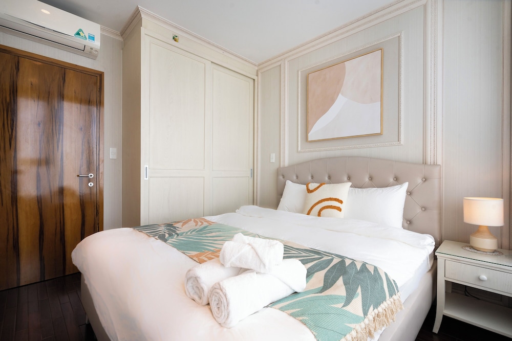 Luxury Condotel Luminous Leman