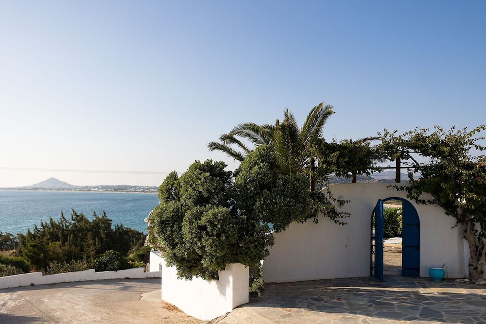 B5 Three Bedroom Home View Spectacular sea Views