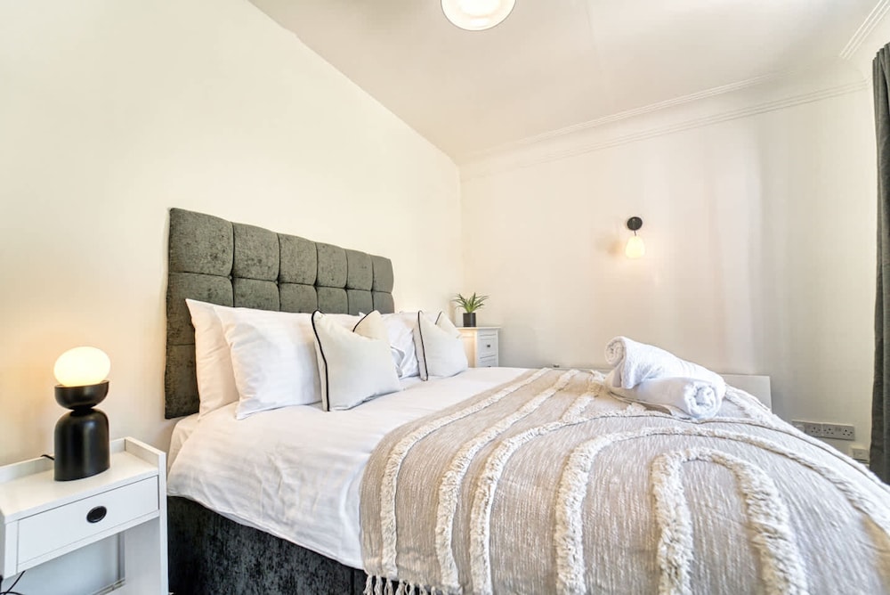 Host Stay Chester House Retreat