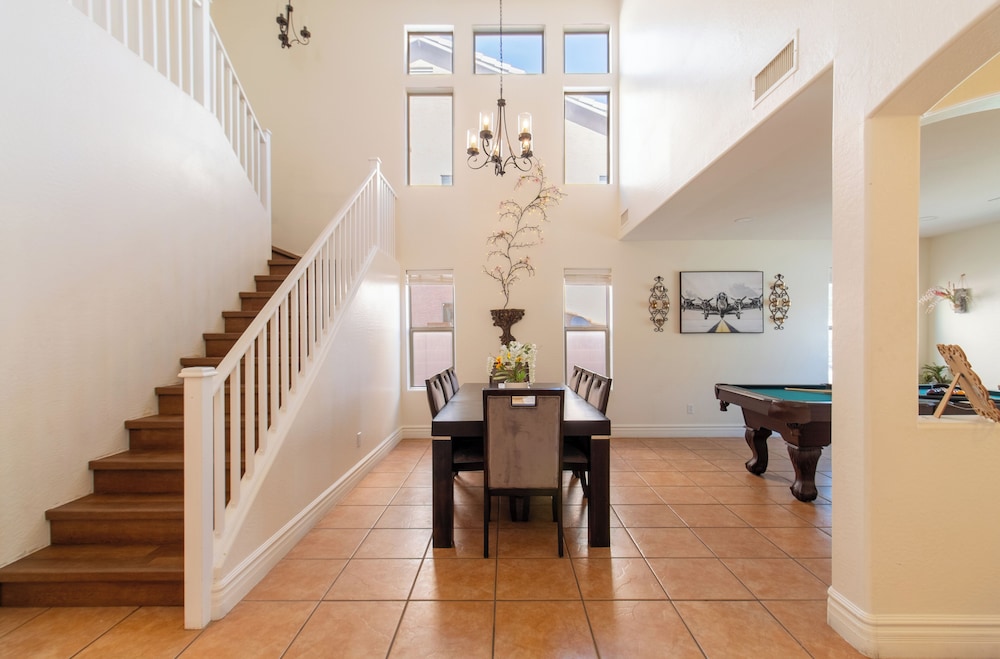 Casa Desert Willow 5BR Home & Pool