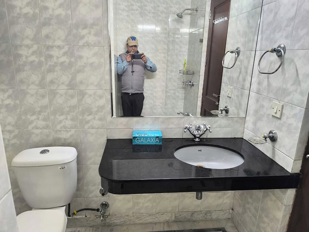 Metrolink Apartment & Suites-Green Park