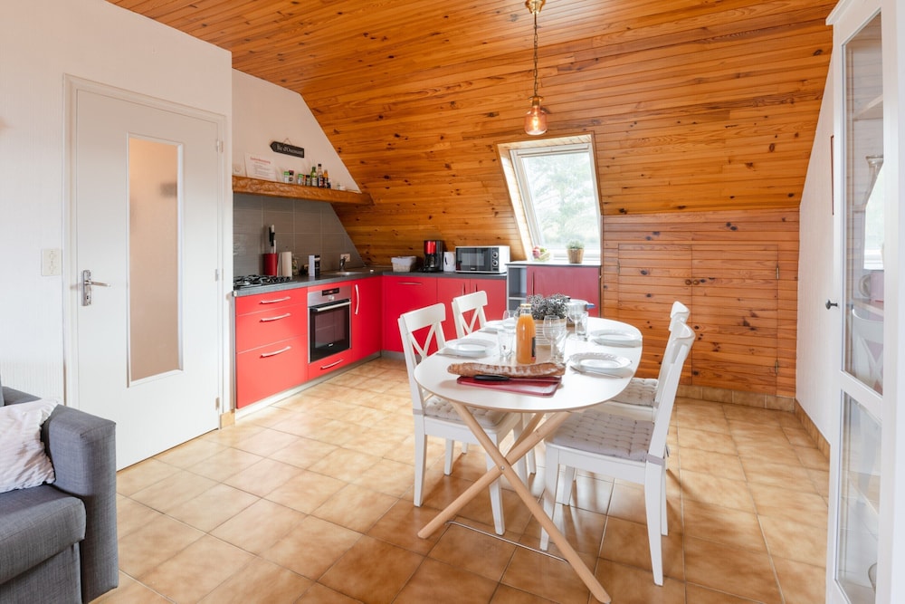 Apartment in Lampaul-plouarzel by the Beach