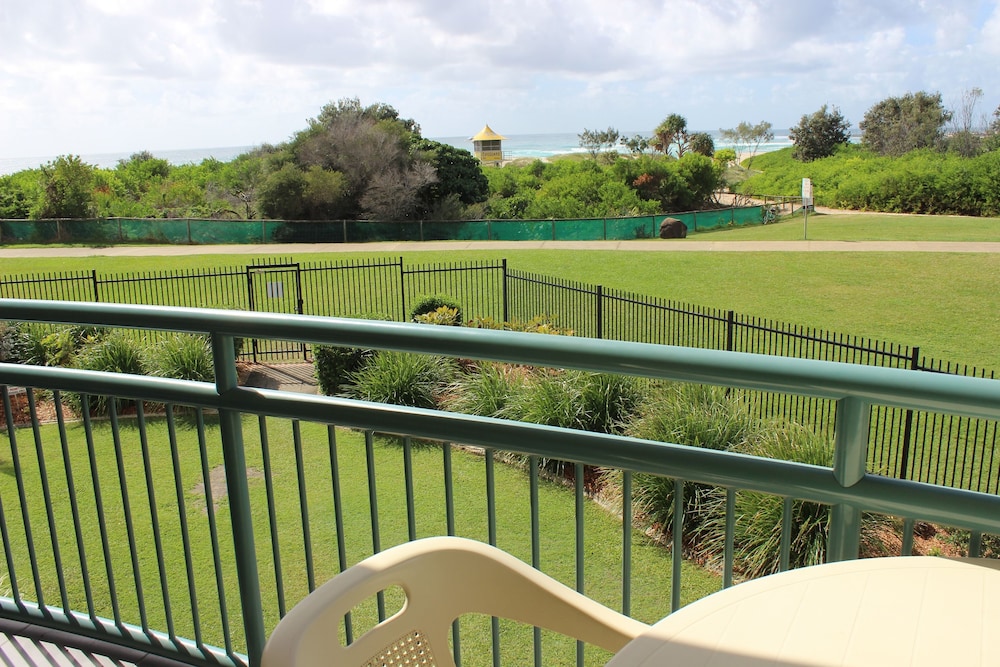 Currumbin Sands Holiday Apartments