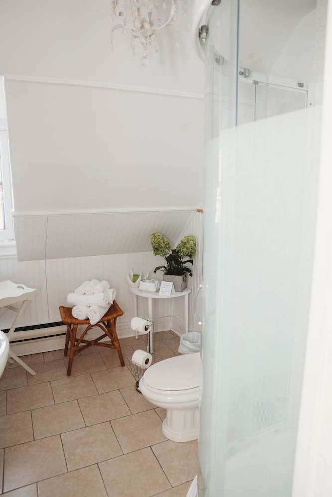 Grey Gables Inn