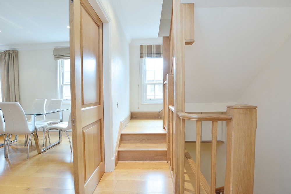William Mews Townhouse