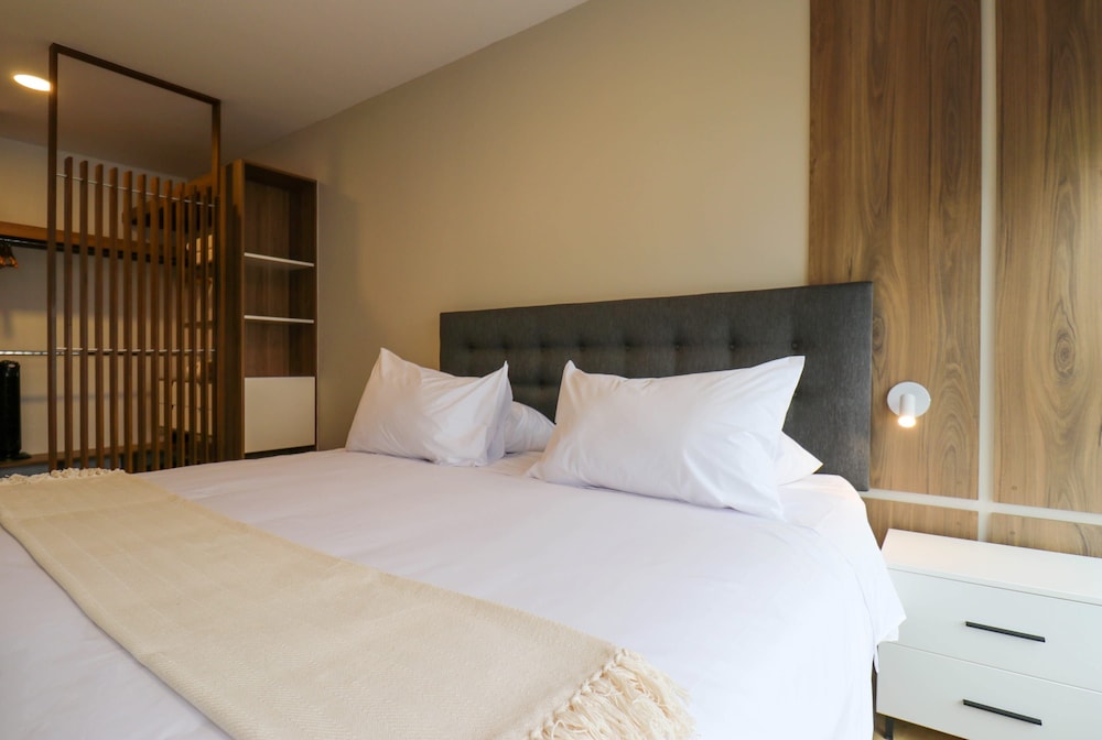 Elegant 3BR Duplex With Balcony in Miraflores