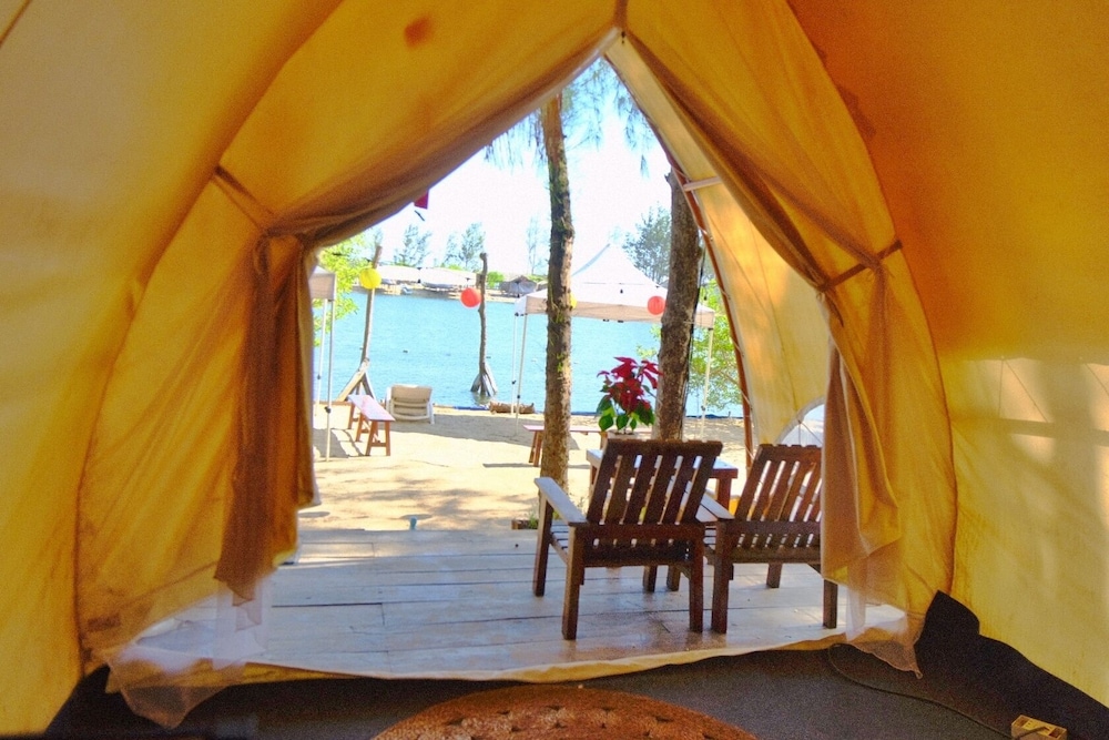 Hang Sói Glamping
