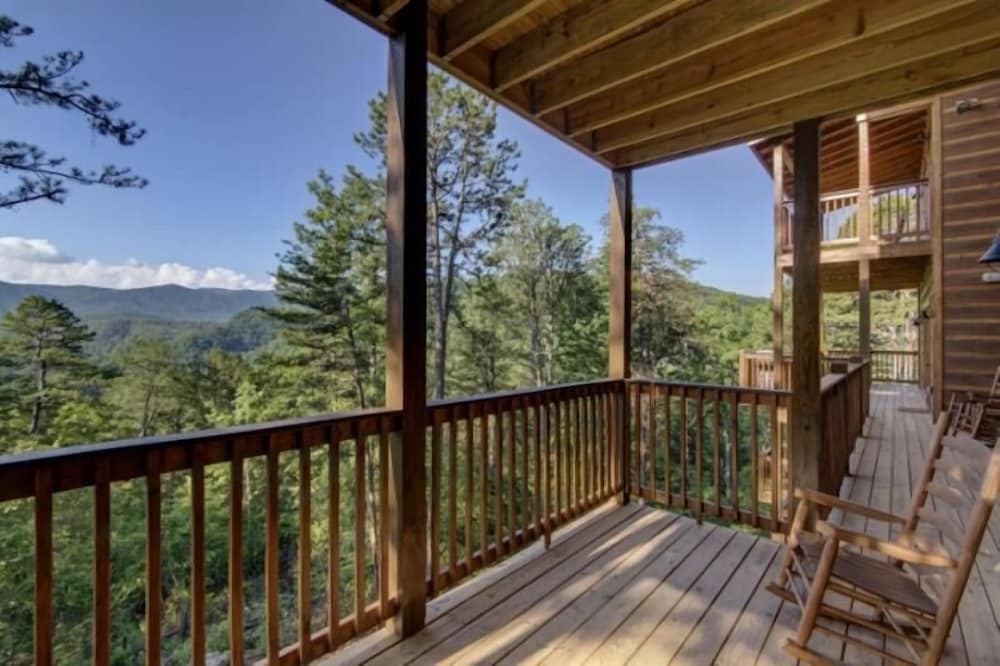 Mountain View Lodge - 9 Bedrooms, 9 Baths, Sleeps 40 Home