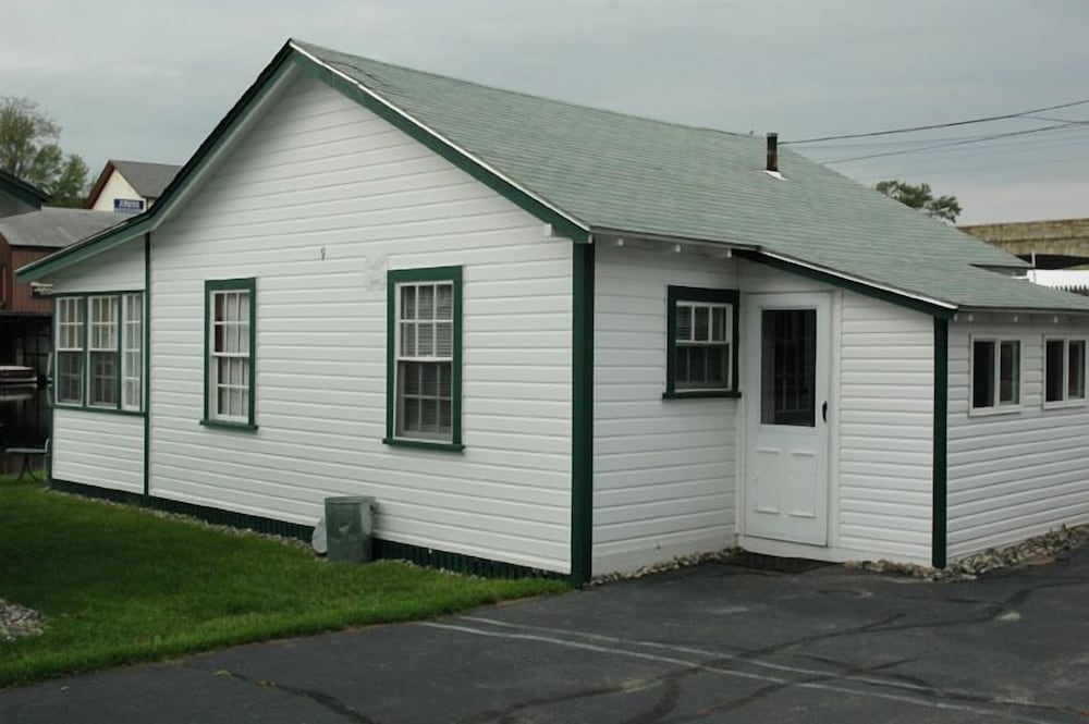 Channel Watefront Cottages