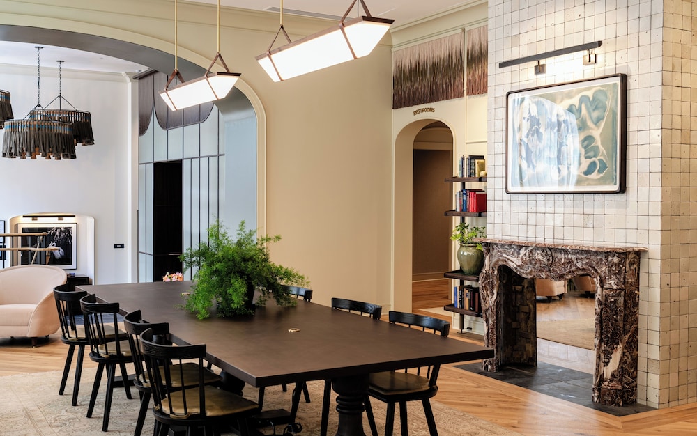 DC Suburbs Vacations - Hotel Heron Old Town Alexandria - Property Image 4