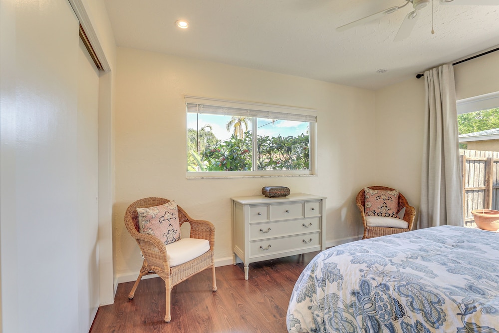 Poolside Oasis 6 Mi to Beaches: Sarasota Hideaway!