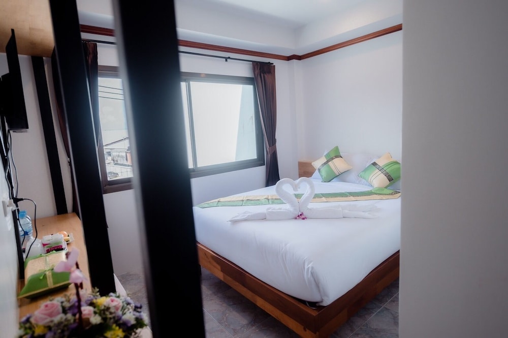 Coconut Grove Hotel Samui - Hostel