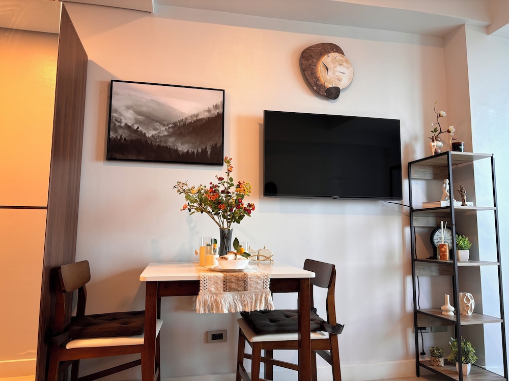 Virgo Nest Rentals - 38th Park Ave, IT Park Cebu - City View
