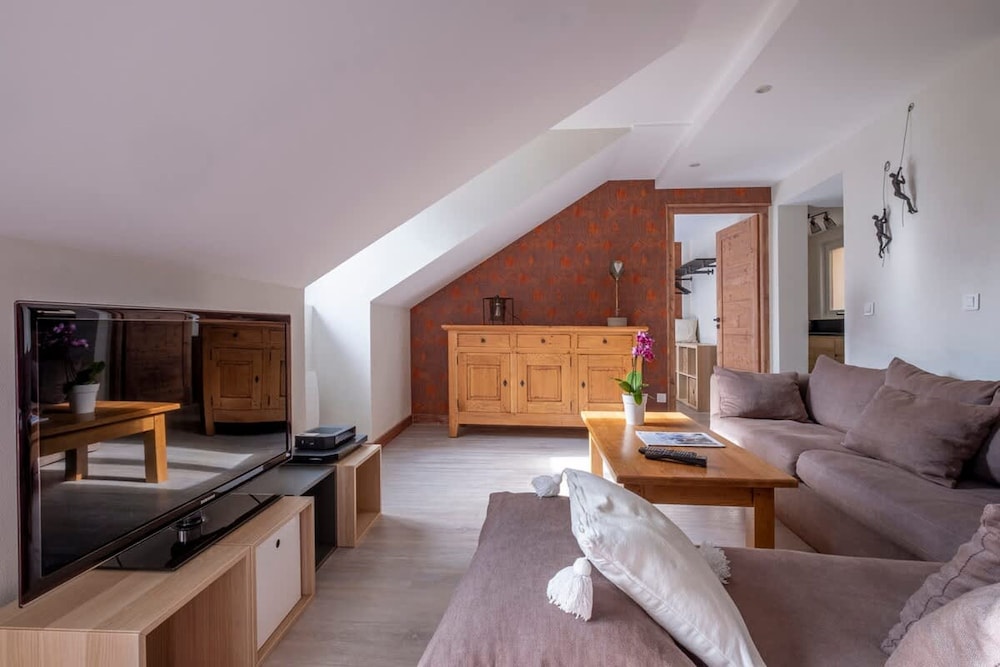 L Appart 52 in the Heart of Chamonix French Alps