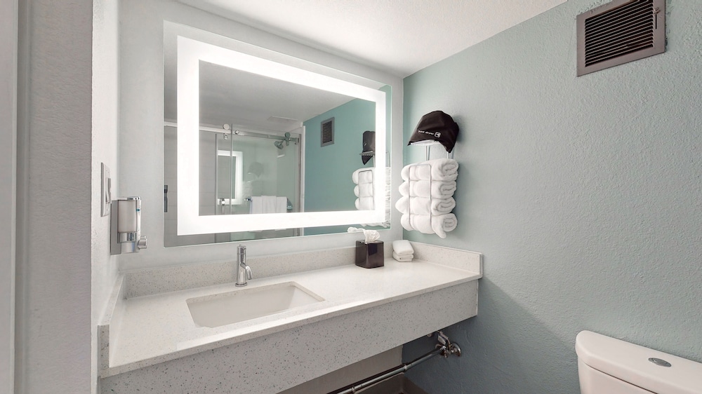voco College Station Aggieland by IHG