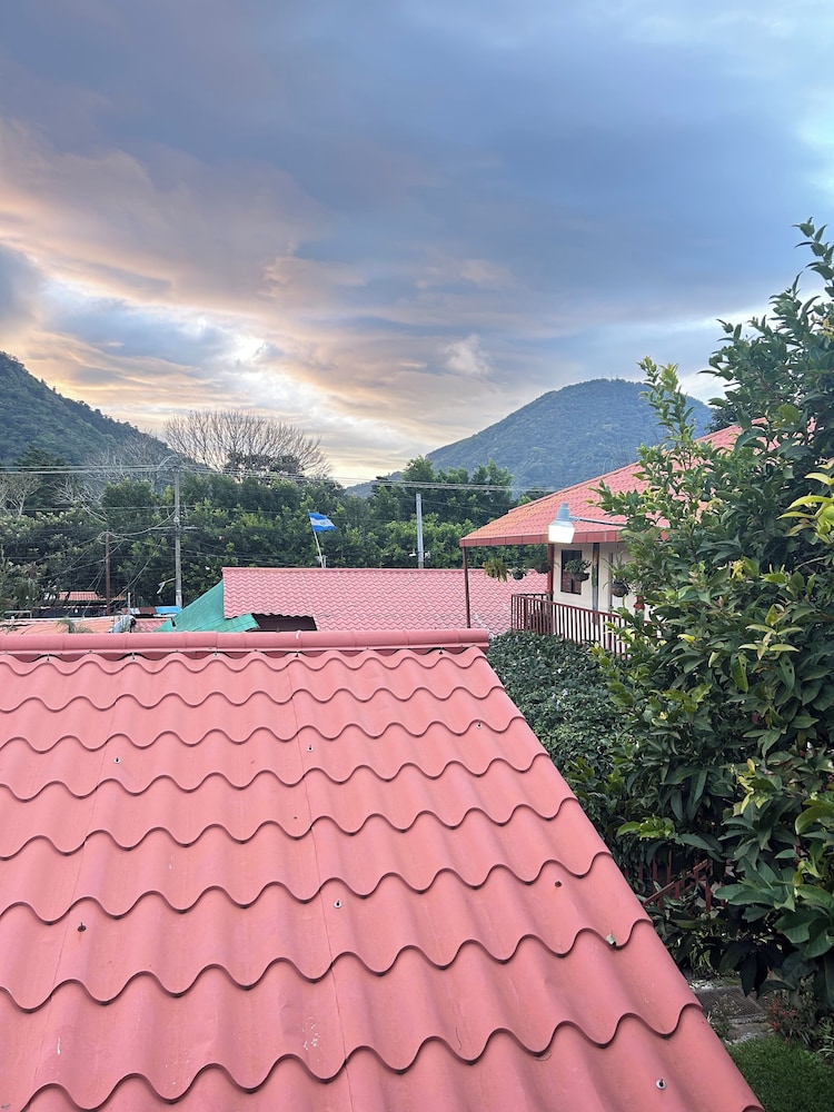 1961 Los Naranjos Hostal