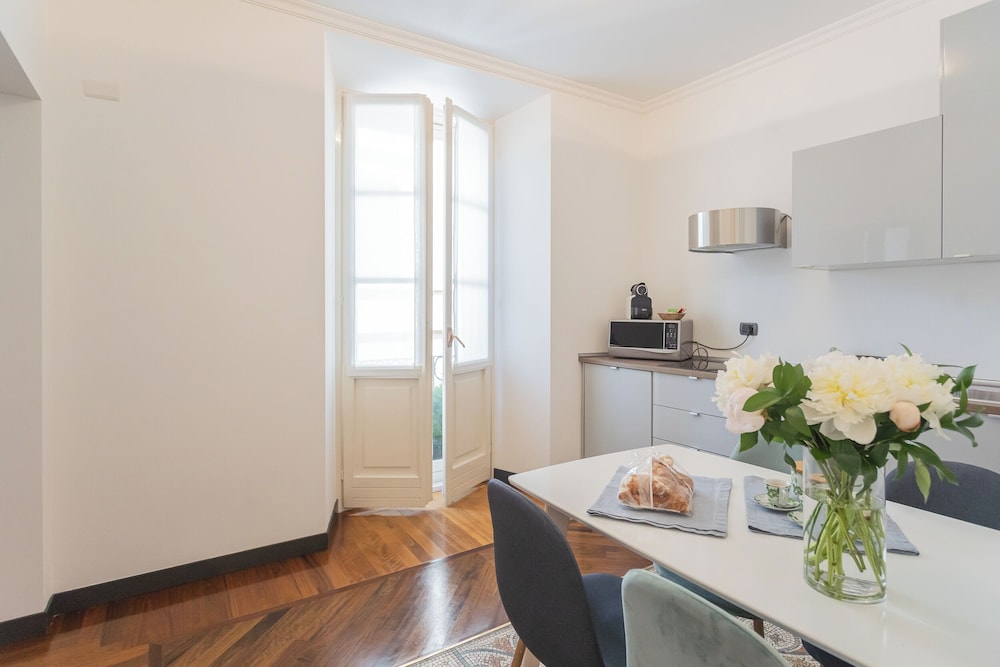 Lake Holiday Como by Rent all Como
