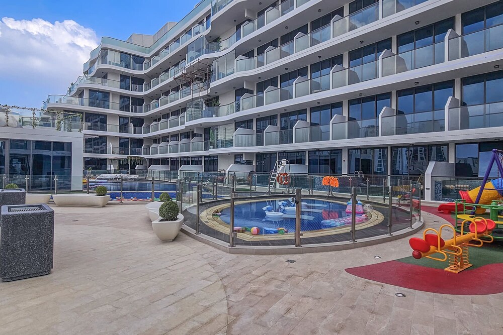 Sky Garden s Magnificent 1 Bedroom Apartment Perfect for 4
