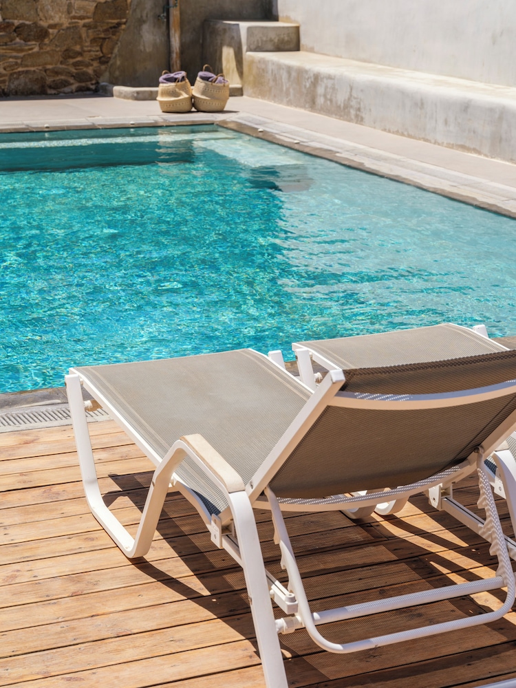 Mykonist Merchia Beach Villas & Suites