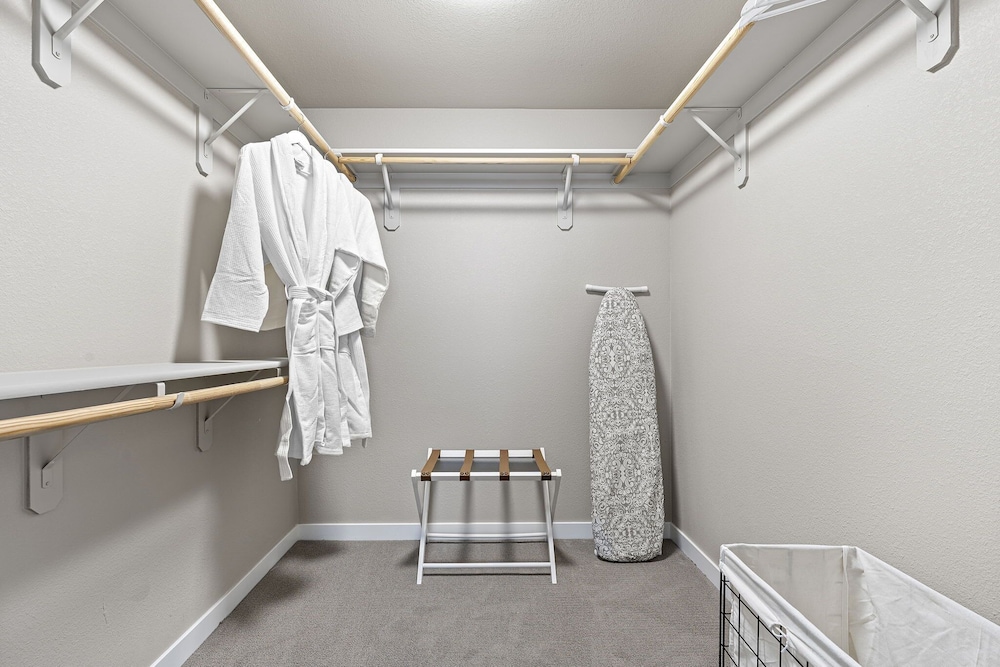 Designer Apt With Jacuzzi Walk To Casino Imax - Property Image 7