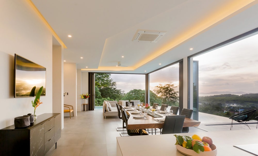 Yamu Hills Panoramic Ocean View 6 Bed Luxury Vila
