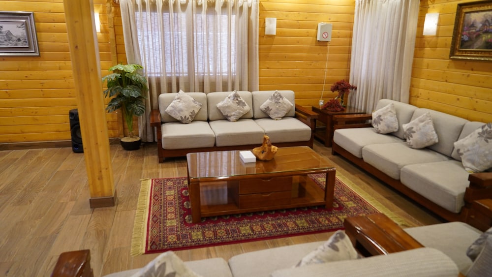 The Land Villas Ammaria