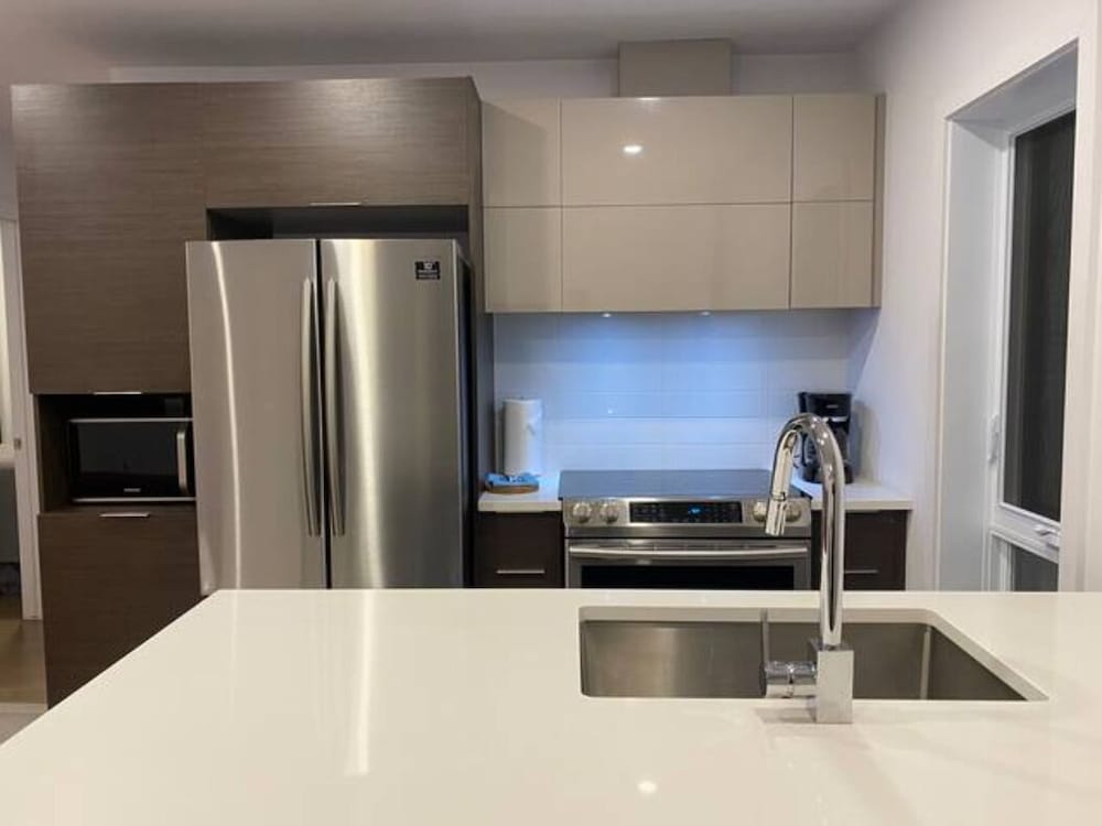 2001 Av. Beaconsfield