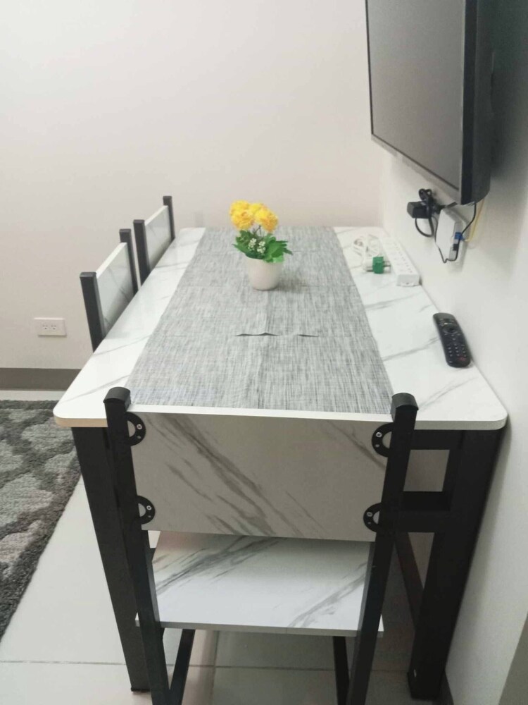 Luxurious Bayview 2BR Near MOA Picc CCP Free Wifi