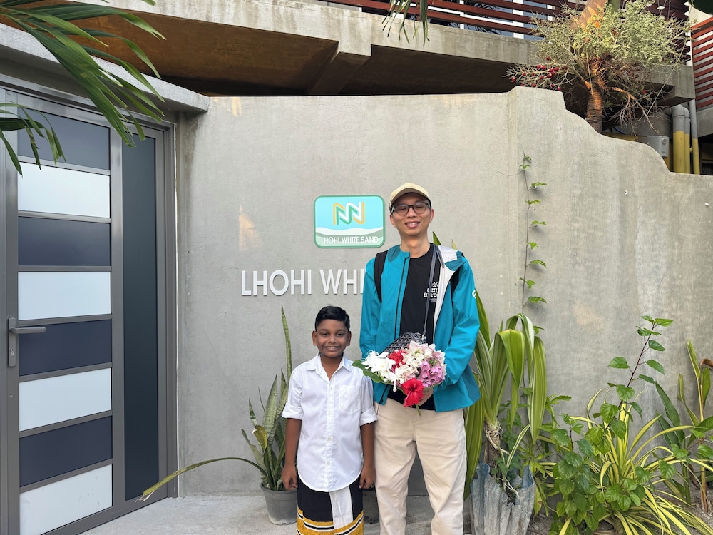 Lhohi White Sand