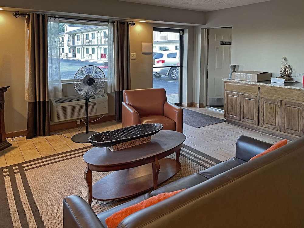 Quality Inn Clinton North