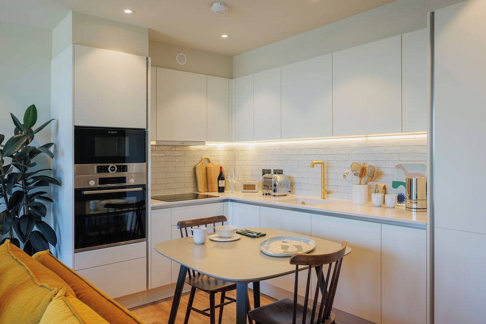 Modern Studio Flat With Rooftop Access view 5