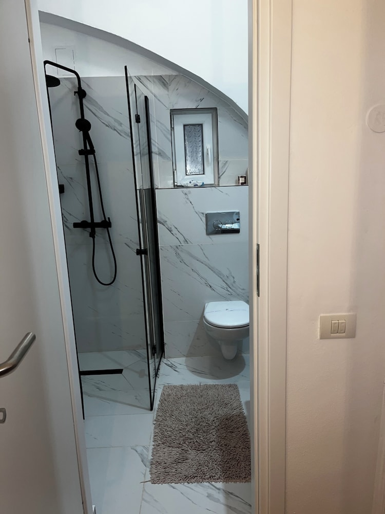 Suite 49