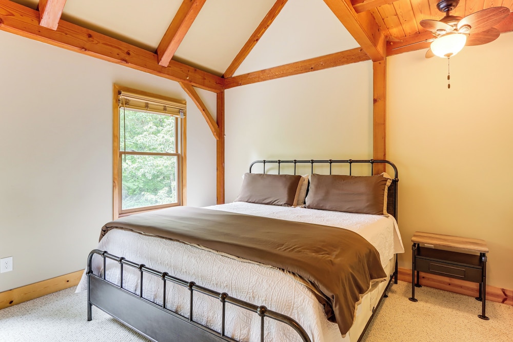Game Room & Fireplaces: Group Dahlonega Getaway