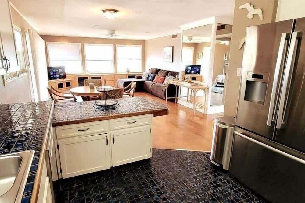 Madre Azul Bay House 3 Bedroom Home