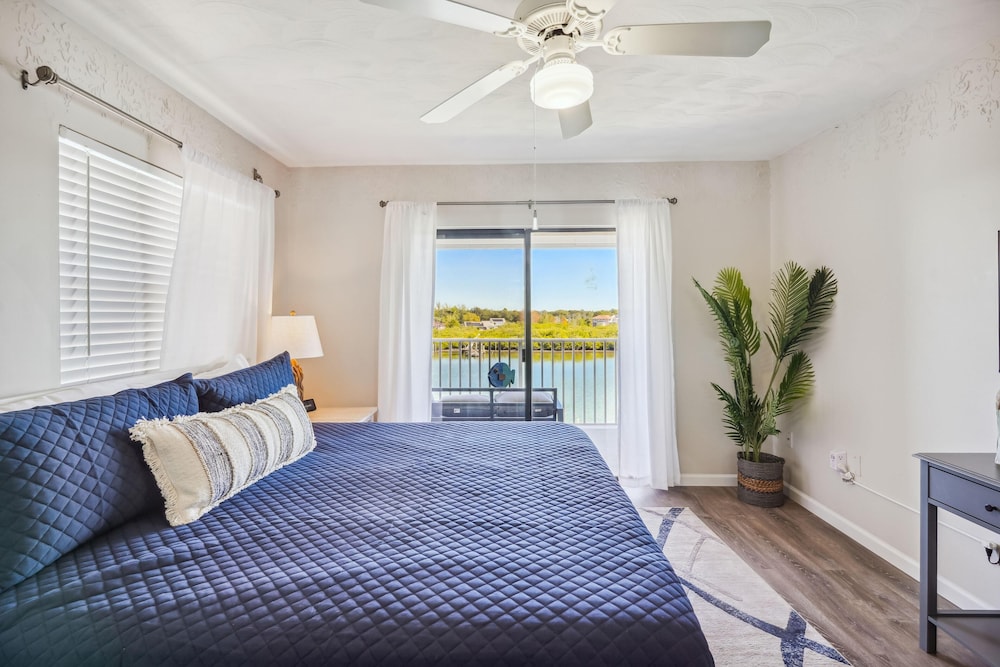 Bayshore Yacht & Tennis 409 - Premier