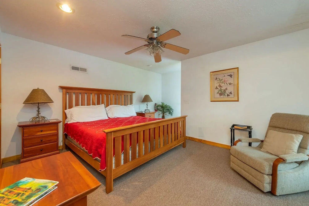 Engadine Inn  Cabins - Property Image 108