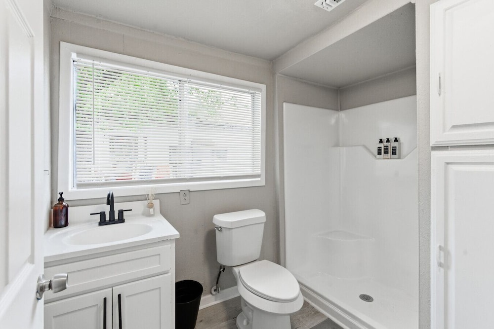 Spacious 2BR Duplex Near Downtown San Antonio