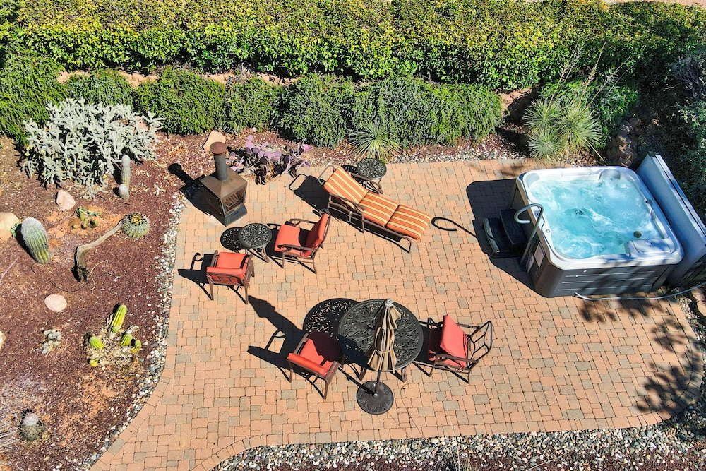 Stunning Sedona Views: Spa, Firepit & Stargazing